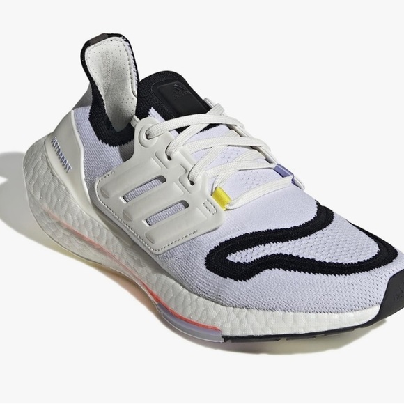adidas Shoes - Adidas Ultraboost 22 GX8017 Womens running shoes, NWT, size 6, core white/ red